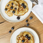 Low-Carb Pancake mit Quinoa und Blaubeeren