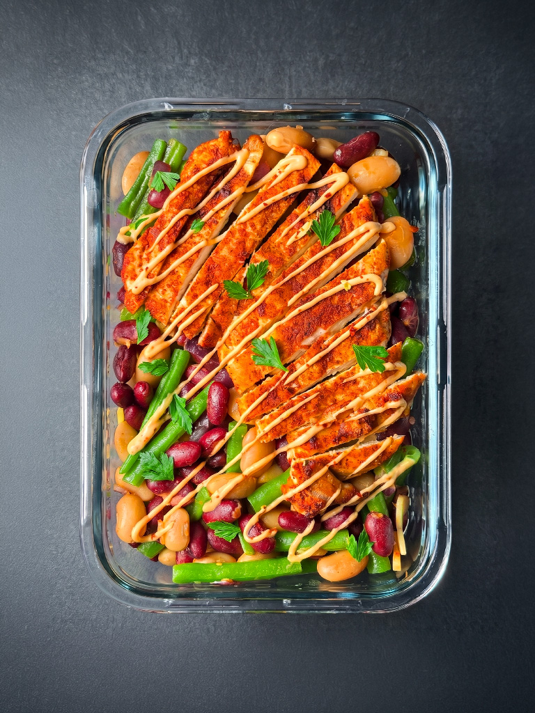 Tandoori Smash-Chicken im Bohnenbeet